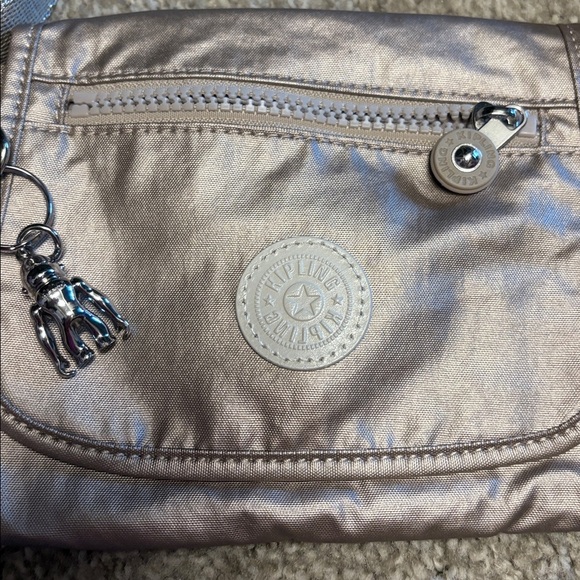 Kipling grey & silver Metallic Messenger Bag Durable, Functional and CUTE! - Picture 12 of 13